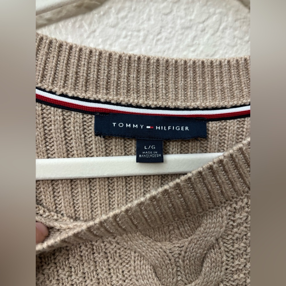 Tommy Hilfiger Cable Knit Beige Sweater Large - Picture 3 of 7